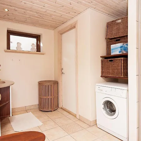 Semesterbostad Holiday Home Spurvevaenget